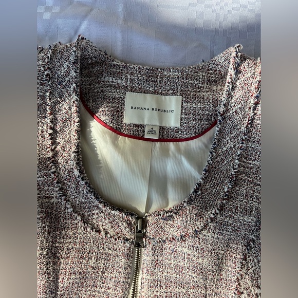 BANANA REPUBLIC Size 4 Tweed Cropped Blazer with Raw Edge & Zippered Front - Picture 2 of 8